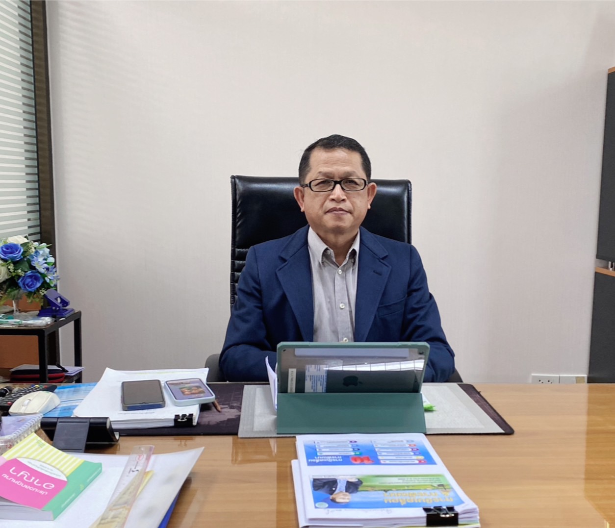 title - ผู้ตรวจราชการ ส.ป.ก. เข้าร่วมการประชุมคณะทำงานตรวจสอบปริมาณน้ำนมโคและประชากรโคนม ระดับเขต ของเขตตรวจราชการที่ 2 ผ่านสื่ออิเล็กทรอนิกส์ระบบการประชุมทางไกล Zoom Meeting